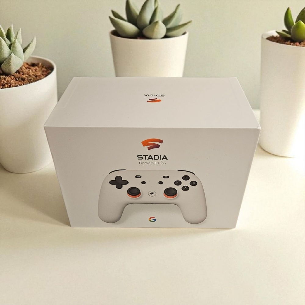 Google Stadia Premium Edition White Gaming Controller NO CHROME CAST
